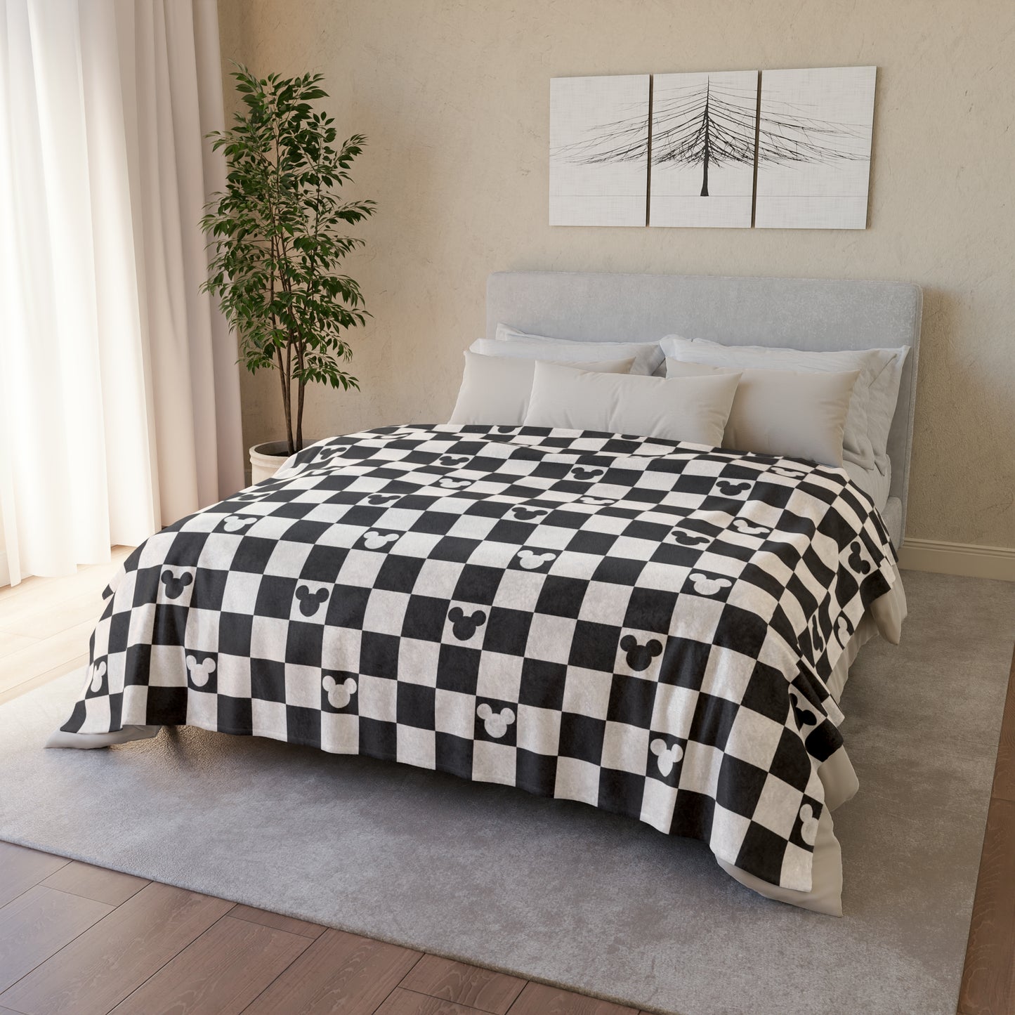 Oh Mickey (black) Plush Blanket